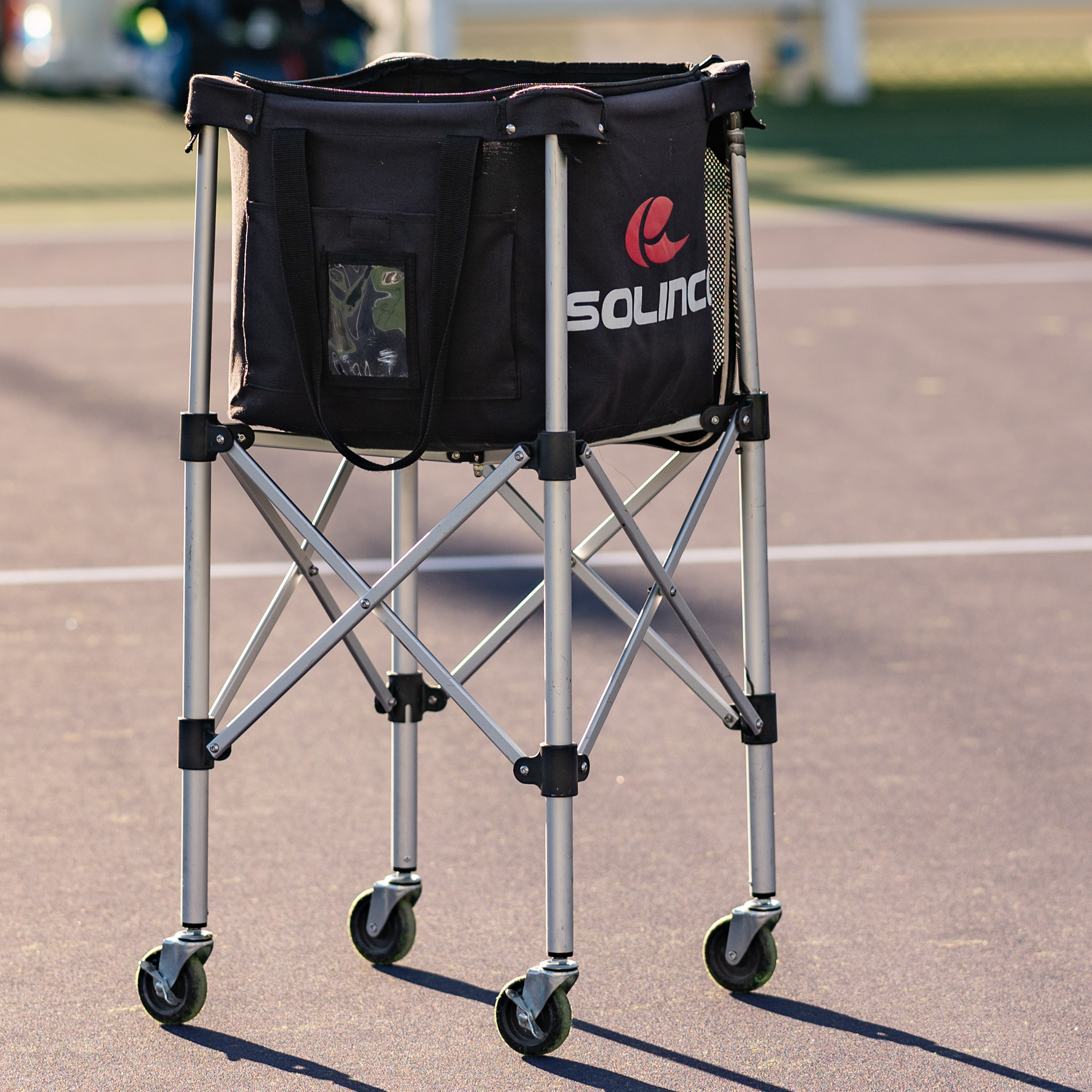 SOL_180-Ball-Cart_Bag_BGR_Action_1-1_01